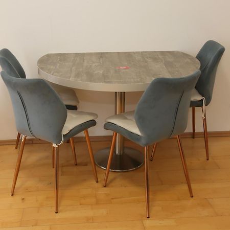 Downtown Bliss Modern Retreat With Free Parking And Fast Internet 600 Mbits Apartment Vienna Exterior photo