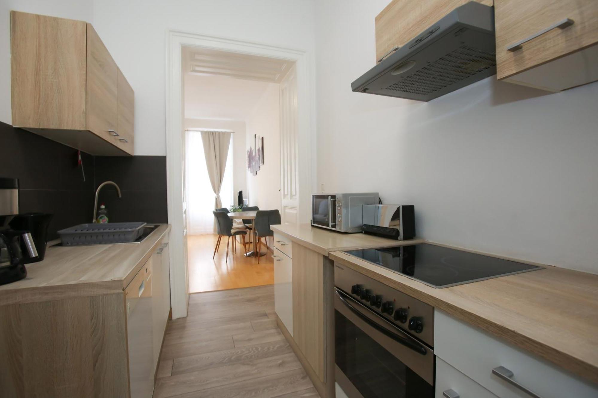 Downtown Bliss Modern Retreat With Free Parking And Fast Internet 600 Mbits Apartment Vienna Exterior photo
